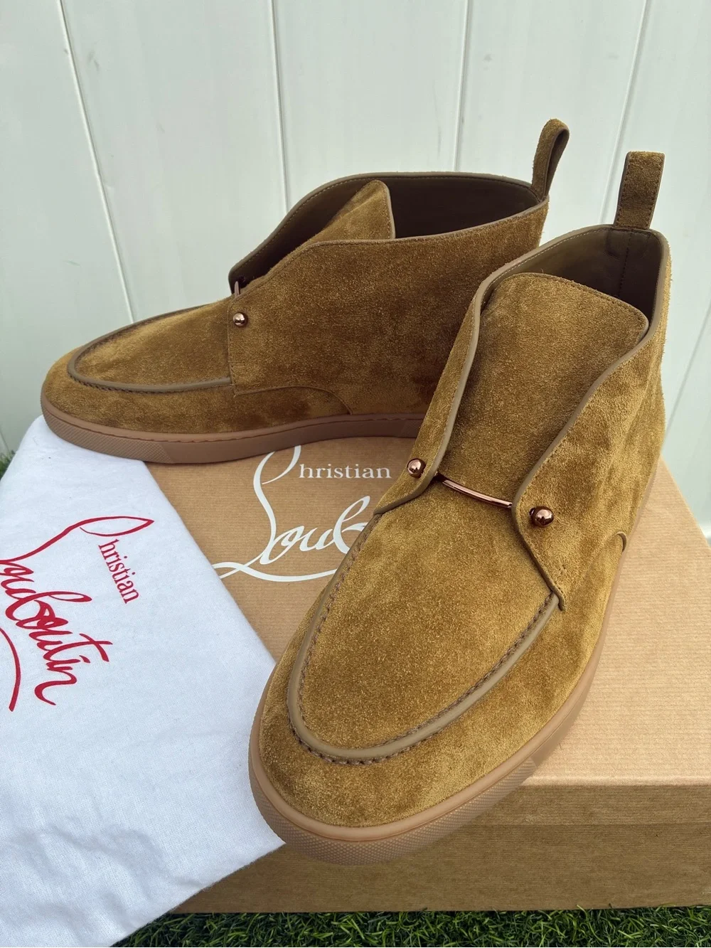 CHRISTIAN LOUBOUTIN CHAMBELISS DESERT FLAT CHUKKA BOOTS LIGHT BROWN SUEDE SZ 43